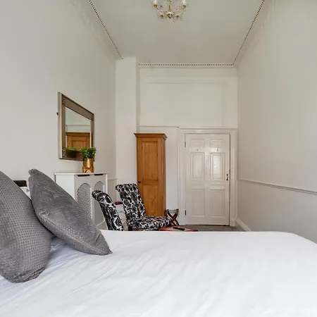 Serenity Guest House Скарборо Экстерьер фото