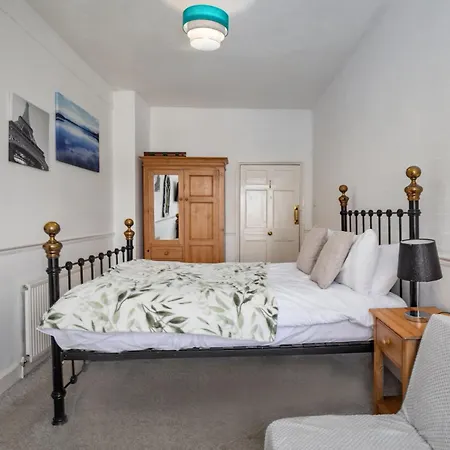 Serenity Guest House Скарборо Экстерьер фото