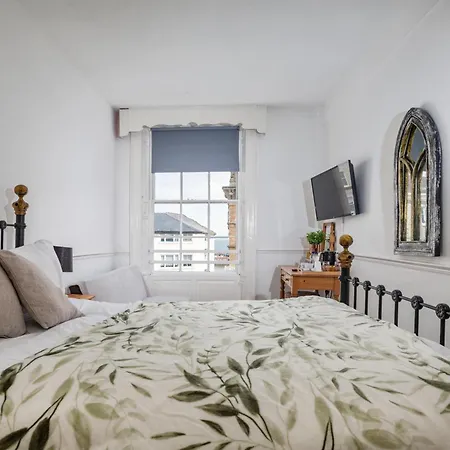 Serenity Guest House Скарборо Экстерьер фото