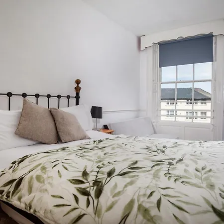 Serenity Guest House Скарборо Экстерьер фото