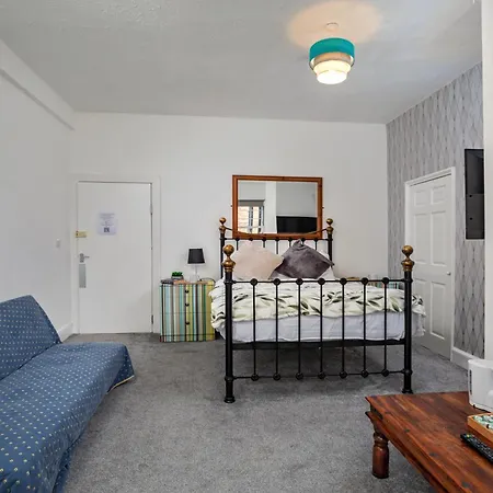 Serenity Guest House Скарборо Экстерьер фото