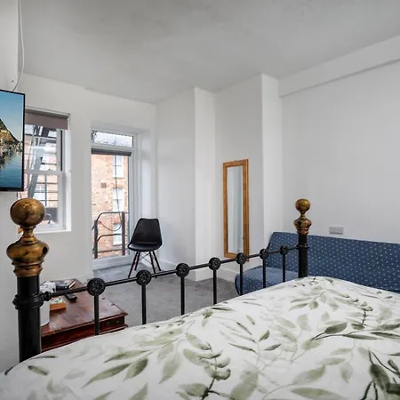 Serenity Guest House Скарборо Экстерьер фото