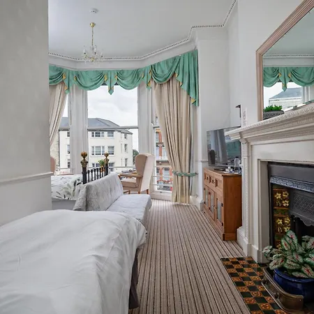 Serenity Guest House Скарборо Экстерьер фото