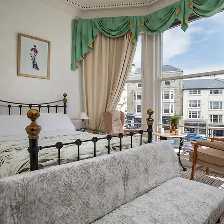 Serenity Guest House Скарборо Экстерьер фото